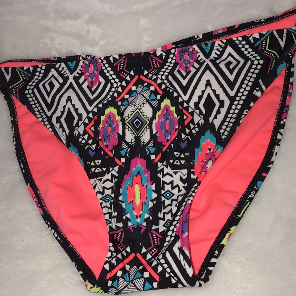 🆕 Beautiful multi color bikini - Picture 3 of 8